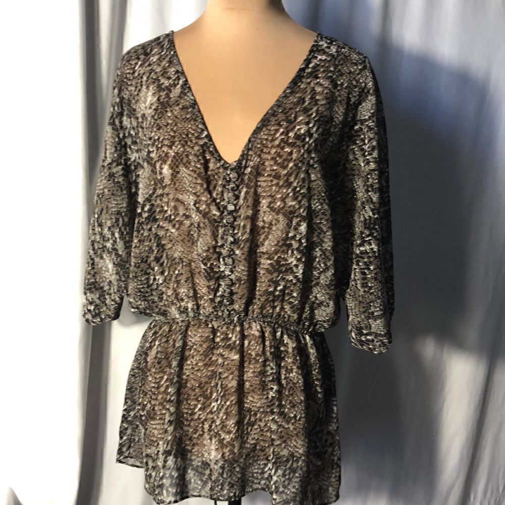 Paraphrase women’s Medium blouse 